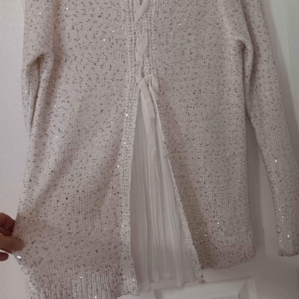 Sweater - Picture 6 of 7